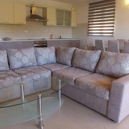 Apartment Semren